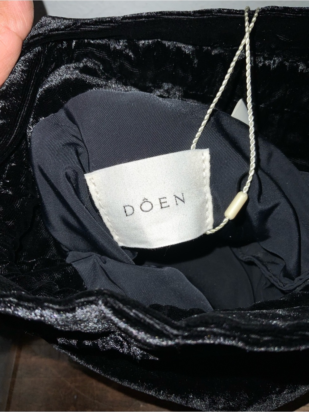 Doen Black Velvet Drawstring Pouch Bag - Picture 2 of 5